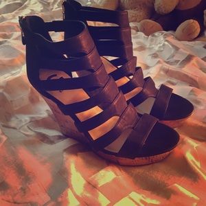G by guess wedges
